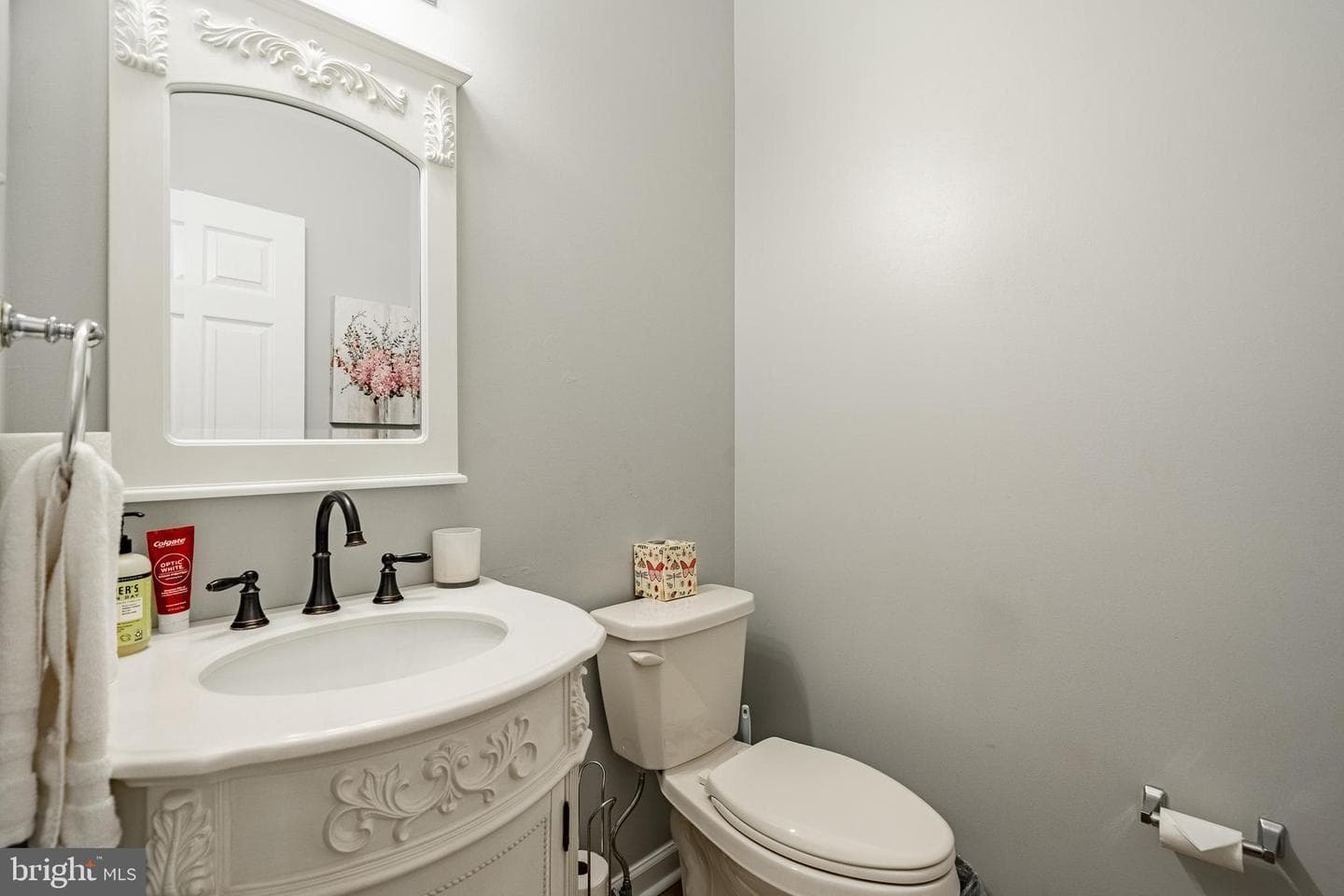 206 Bolton Court photo 12