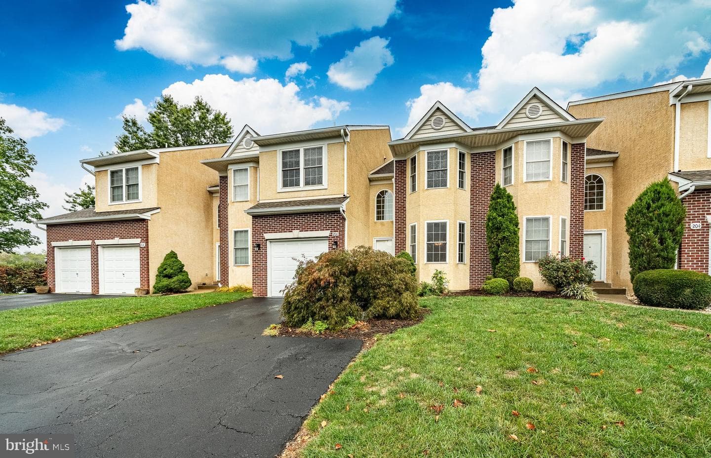 206 Bolton Court photo 2