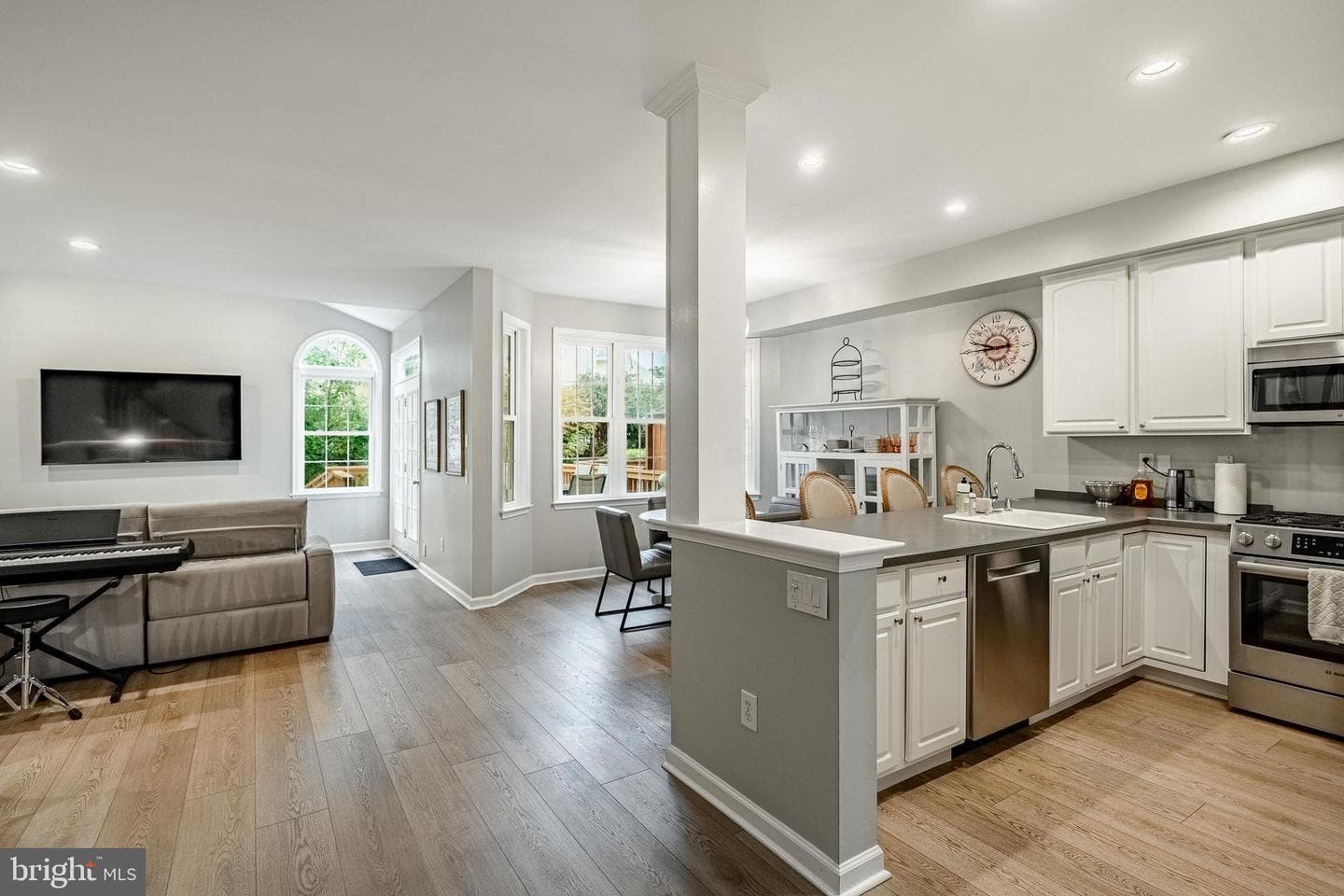 206 Bolton Court photo 4