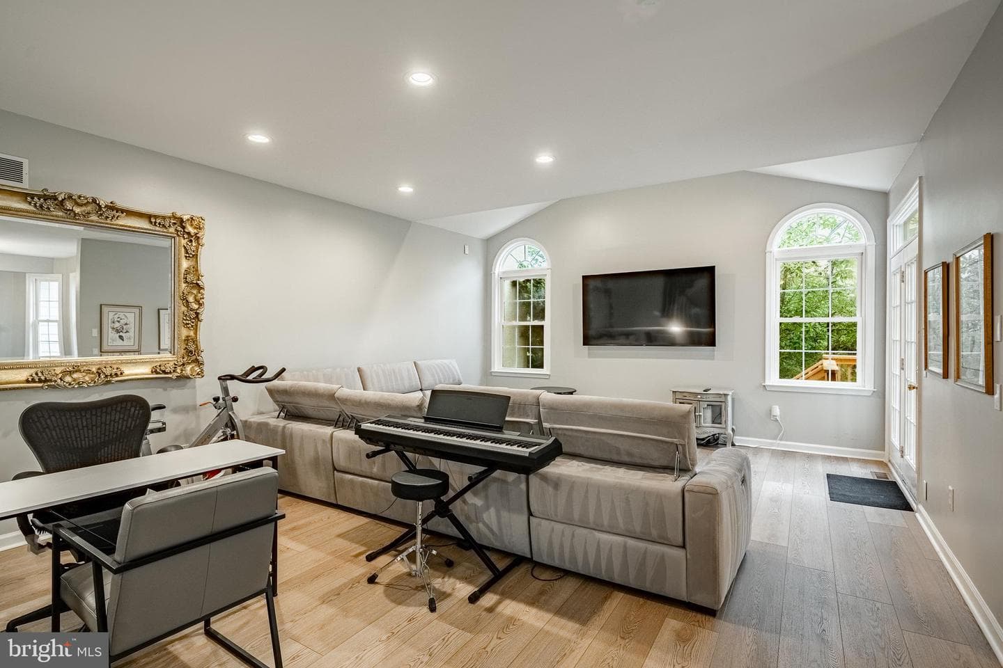 206 Bolton Court photo 8