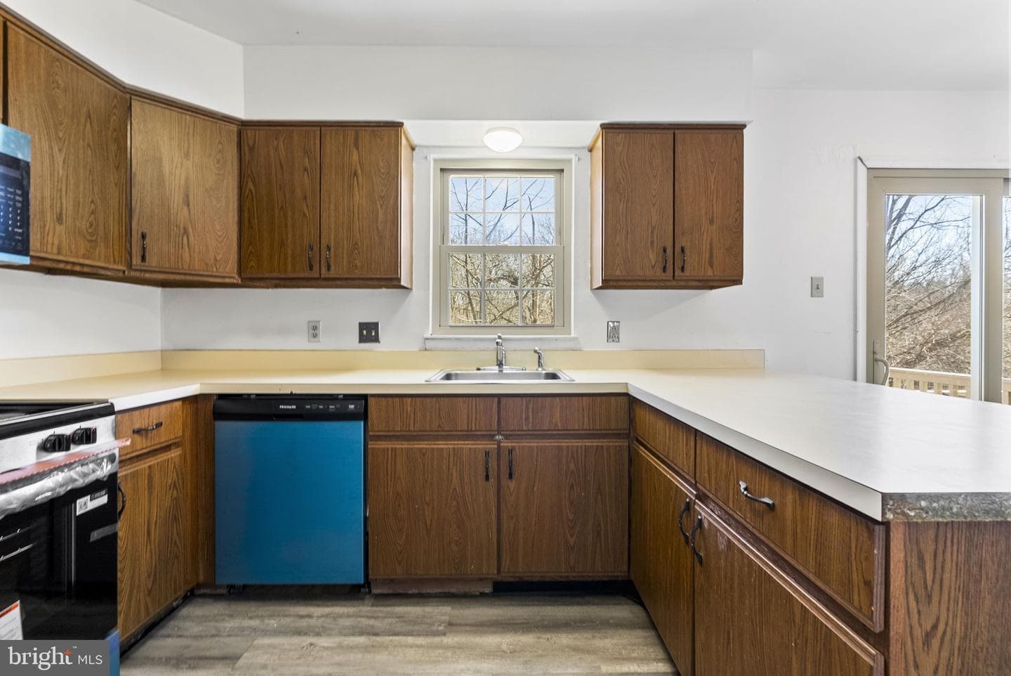 524 Oaktree Court photo 11