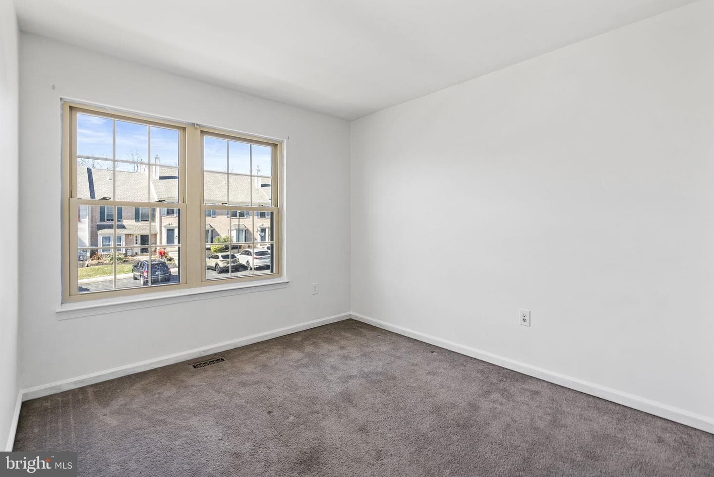 524 Oaktree Court photo 19