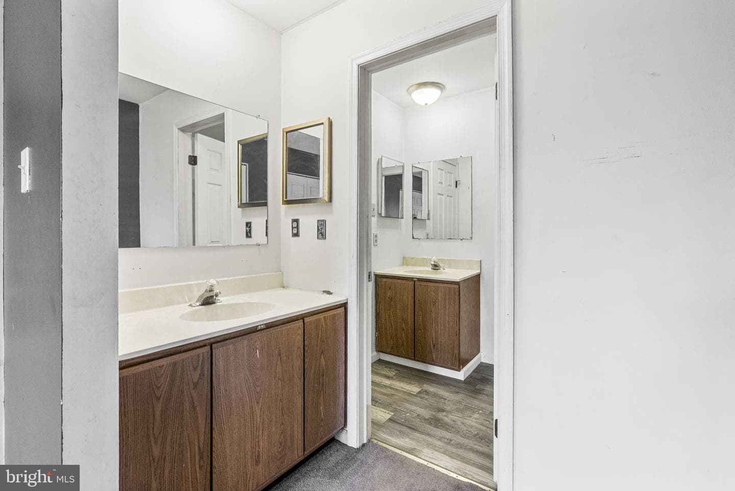 524 Oaktree Court photo 23