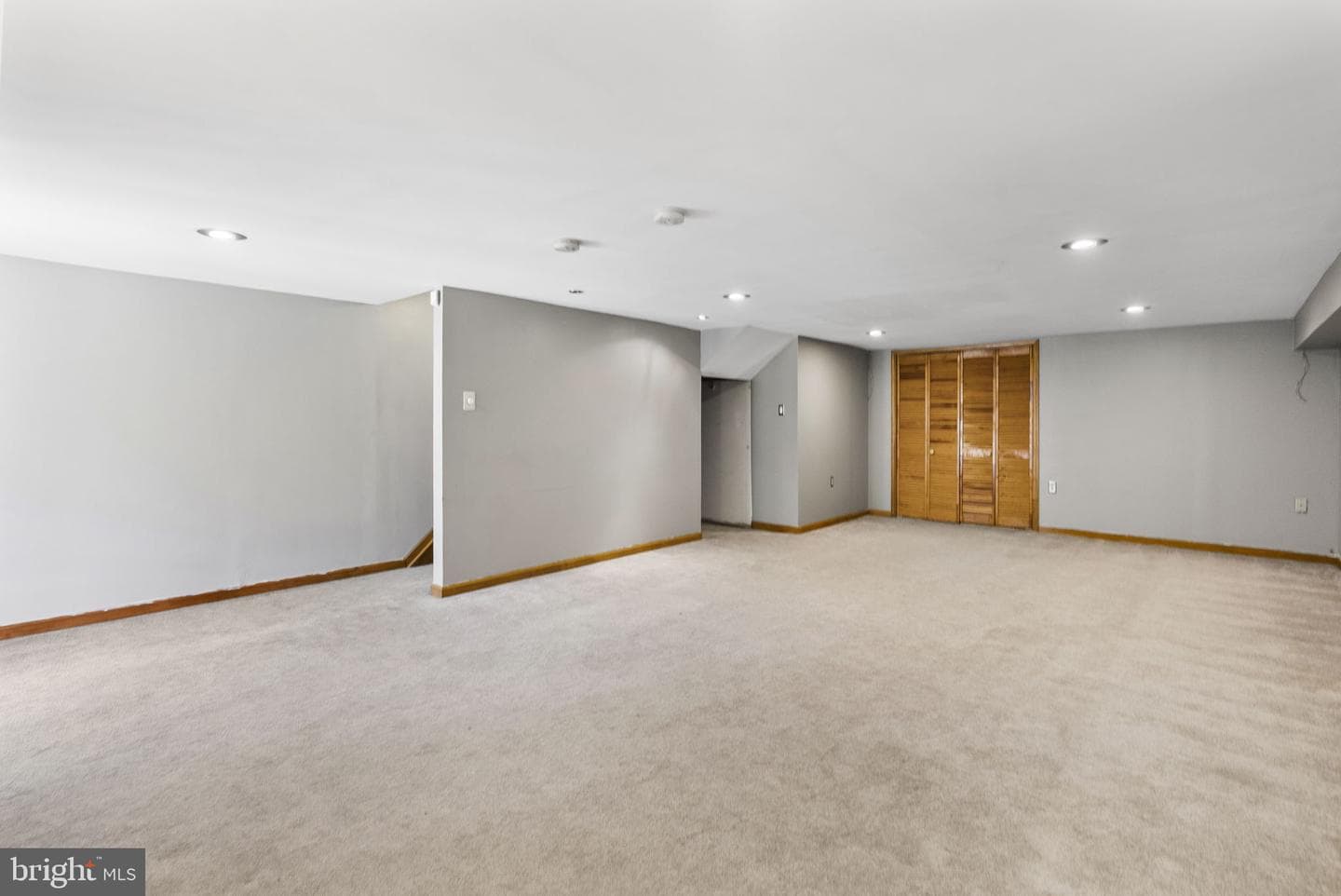 524 Oaktree Court photo 25