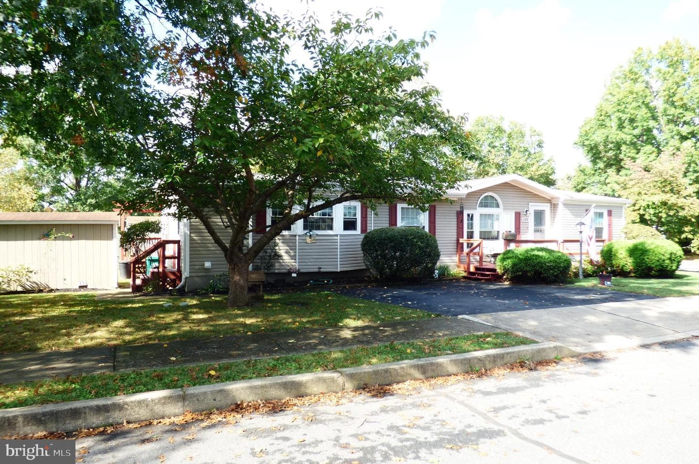 689 Mimosa Ct Court photo 3