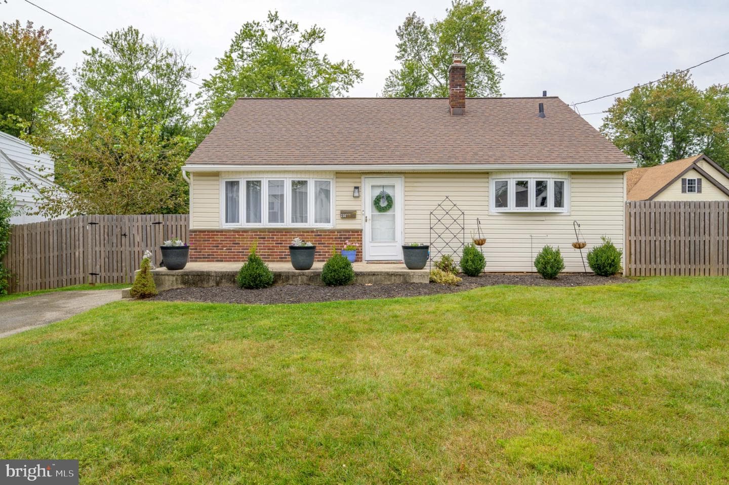 238 Pennbrook Avenue photo 1