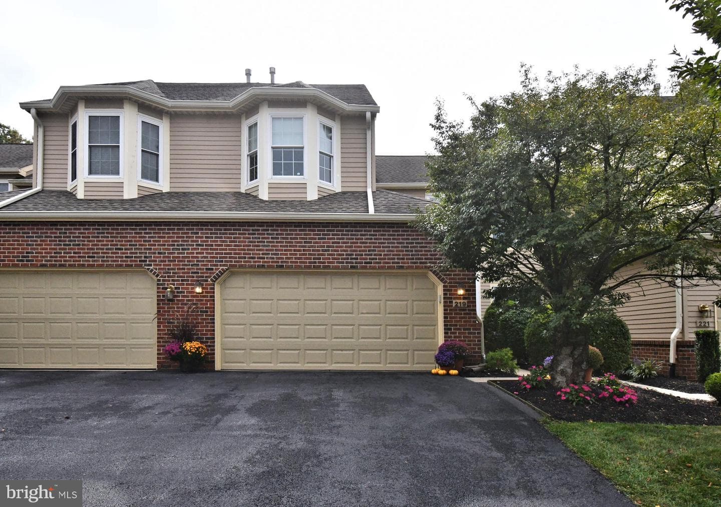 219 Pinecrest Lane photo 3
