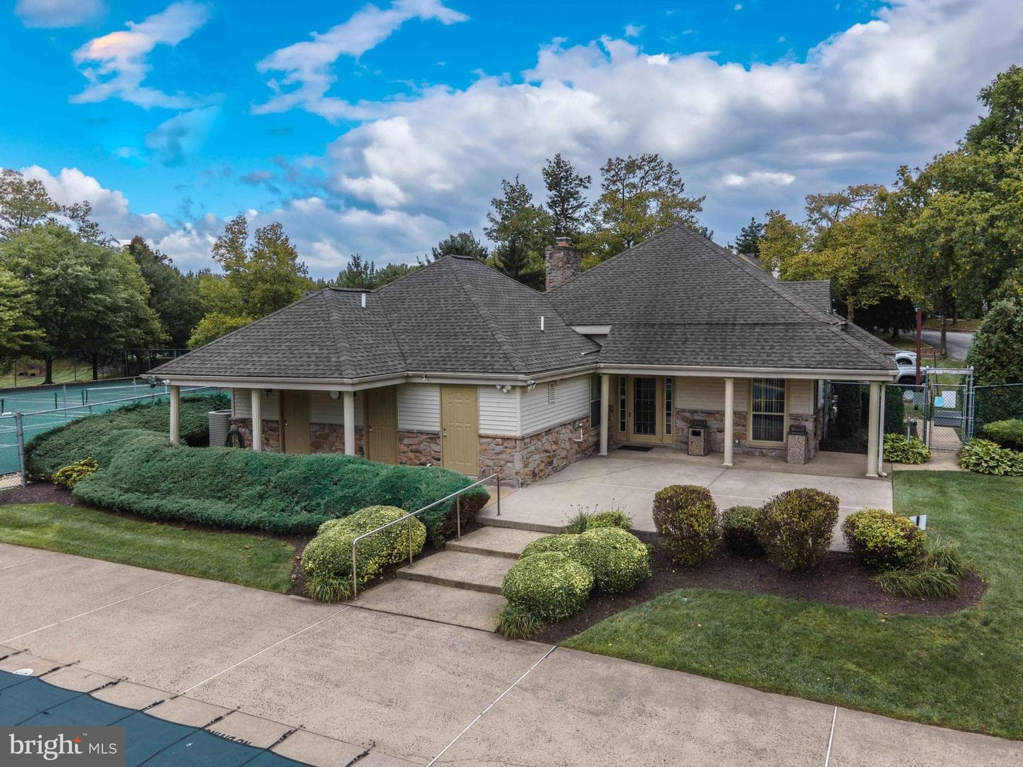 401 Foxcroft Circle #condo 401 photo 2