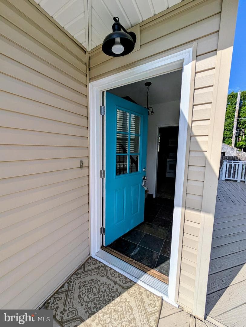 240 Roberts Avenue photo 11