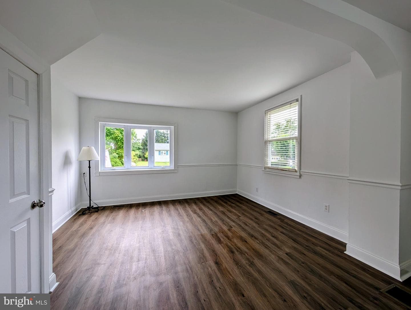 240 Roberts Avenue photo 23