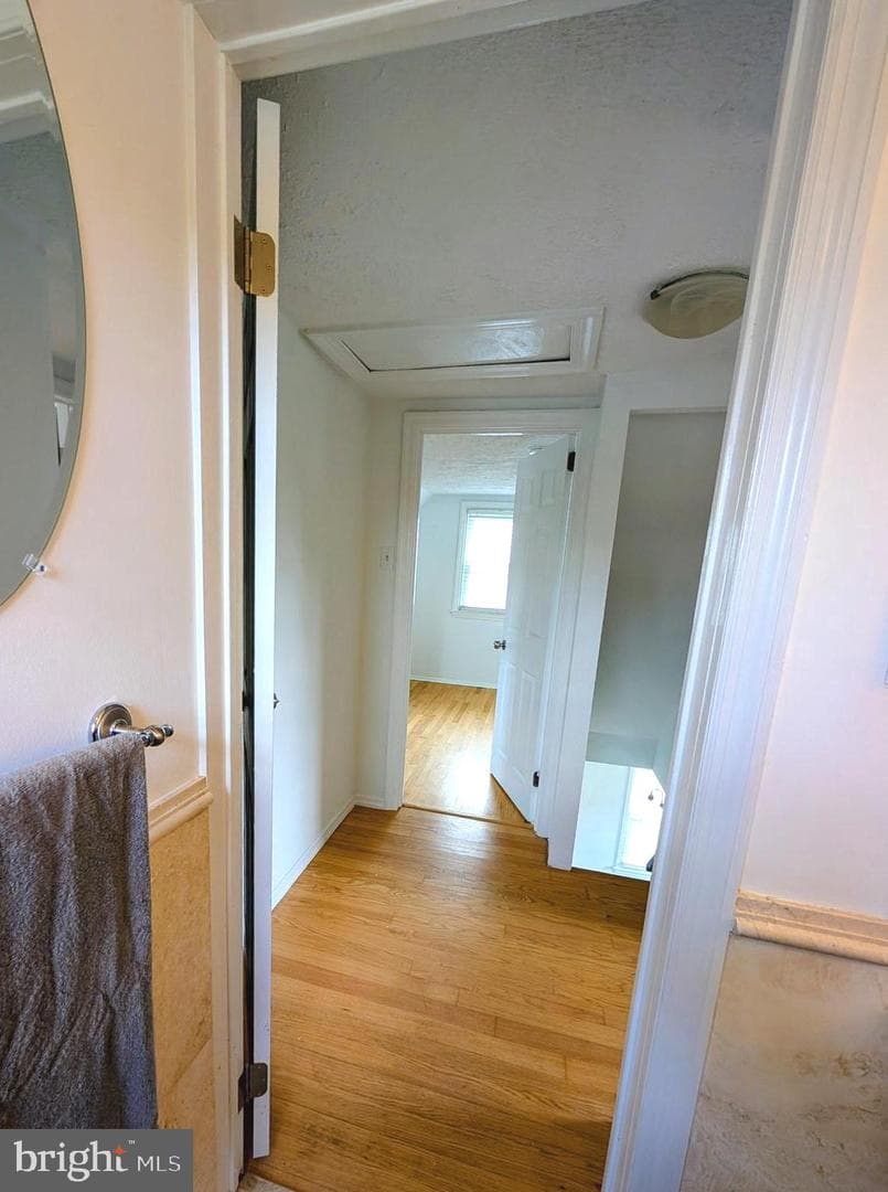240 Roberts Avenue photo 35