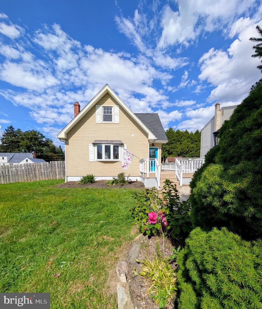 240 Roberts Avenue photo 49