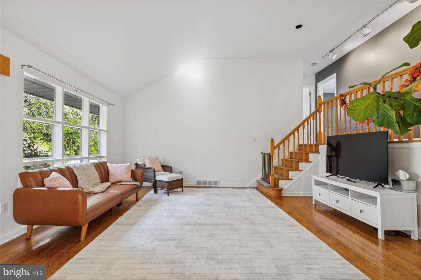 135 Cornell Road photo 4
