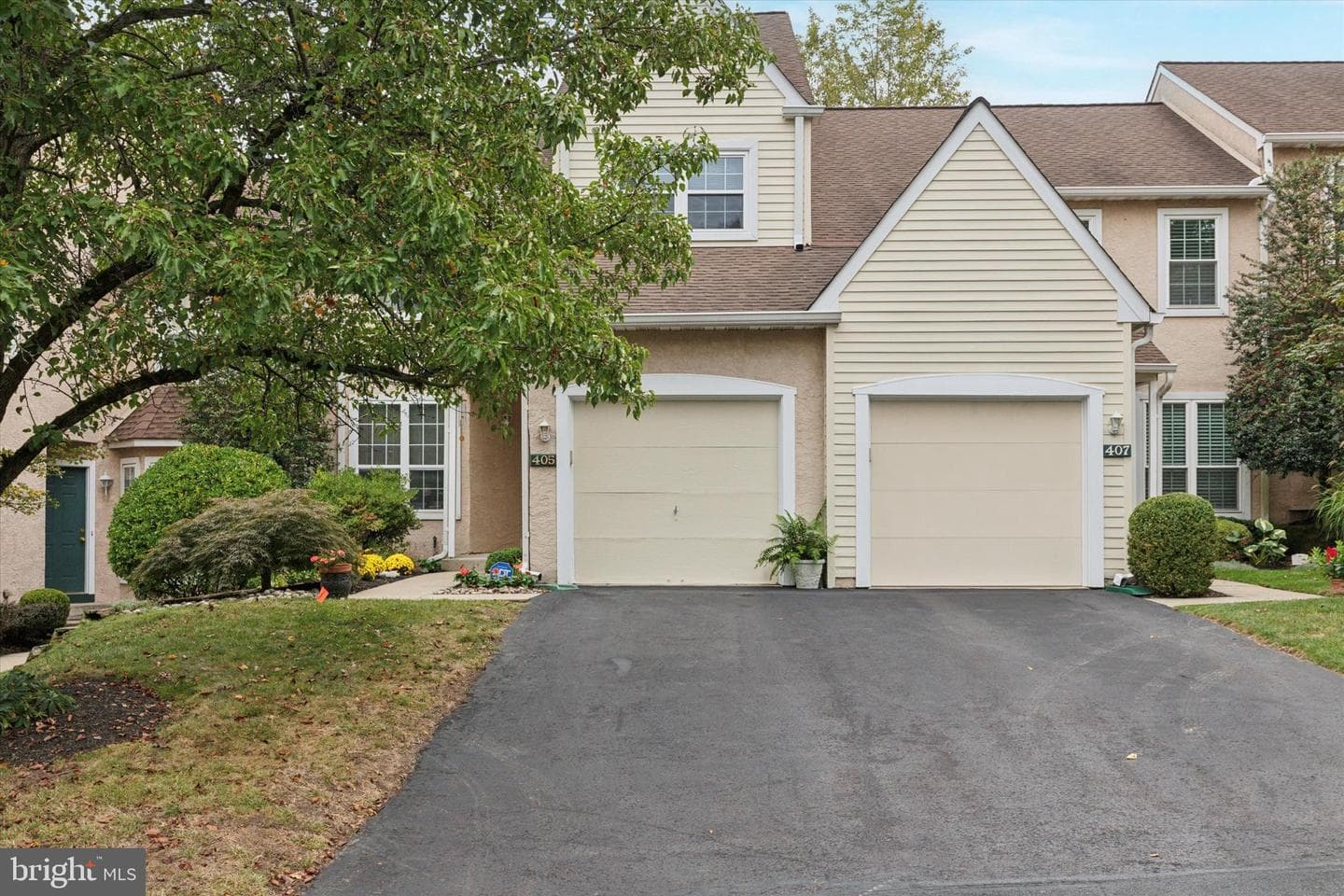 405 Country Club Drive photo 1