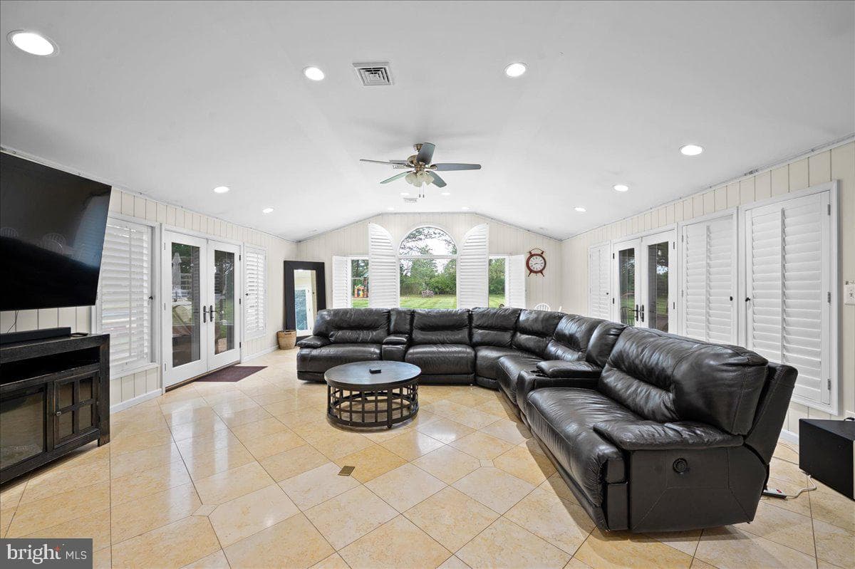 1653 Bridle Path Drive photo 5