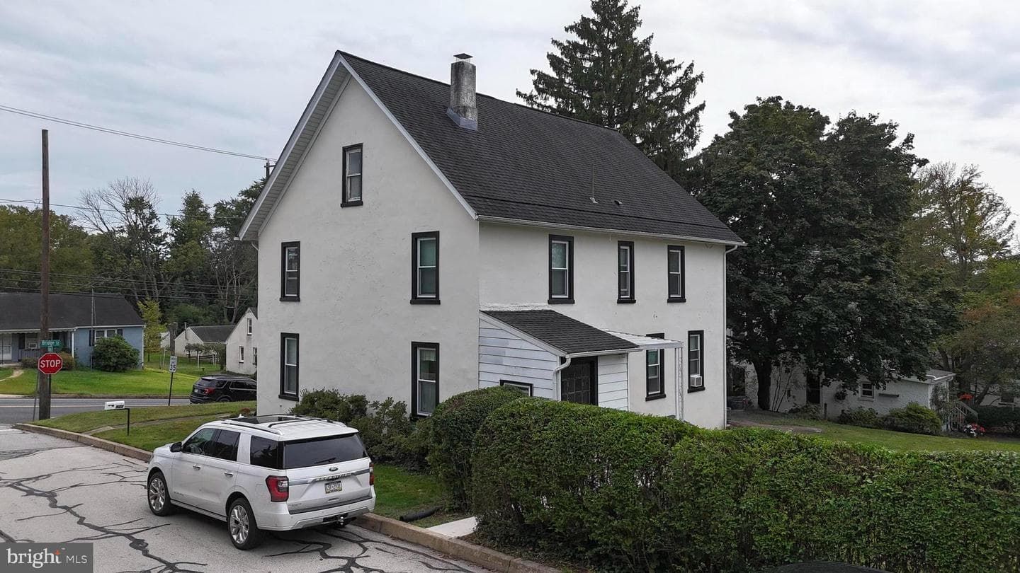 523 Bridge Street photo 13