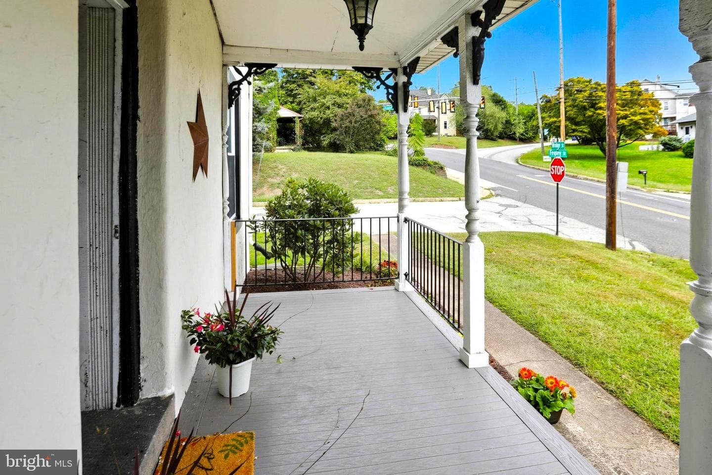 523 Bridge Street photo 24