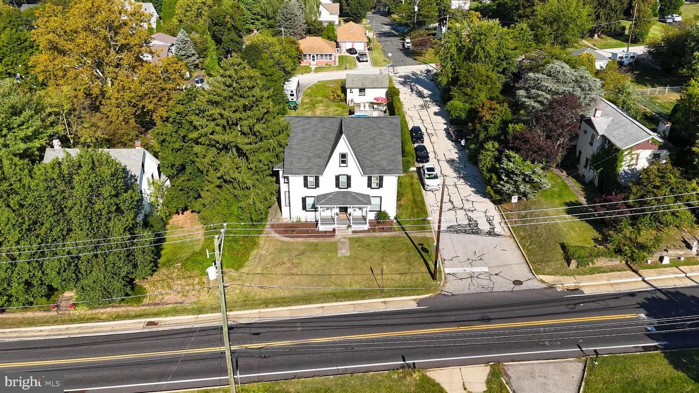 523 Bridge Street photo 32
