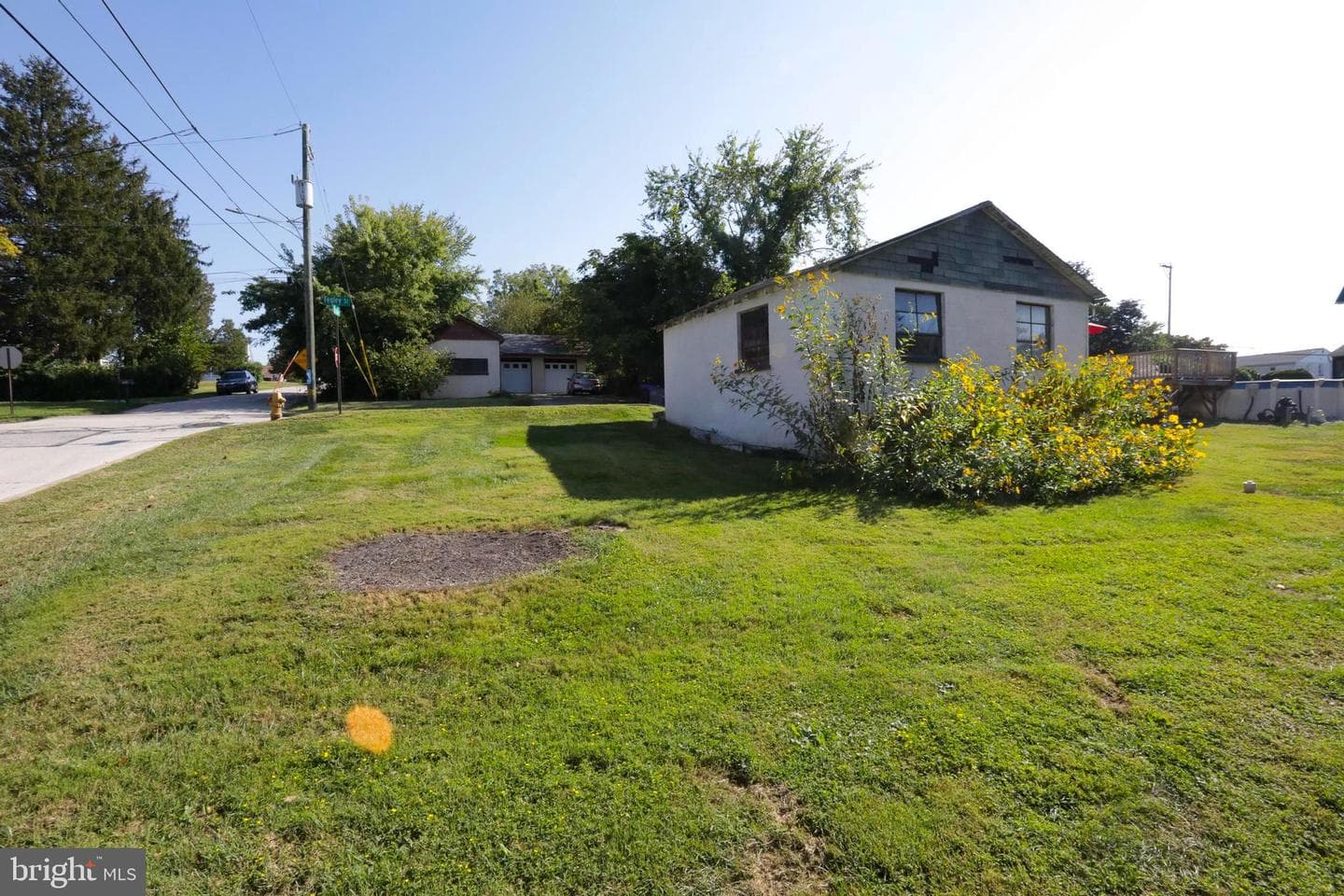 523 Bridge Street photo 33