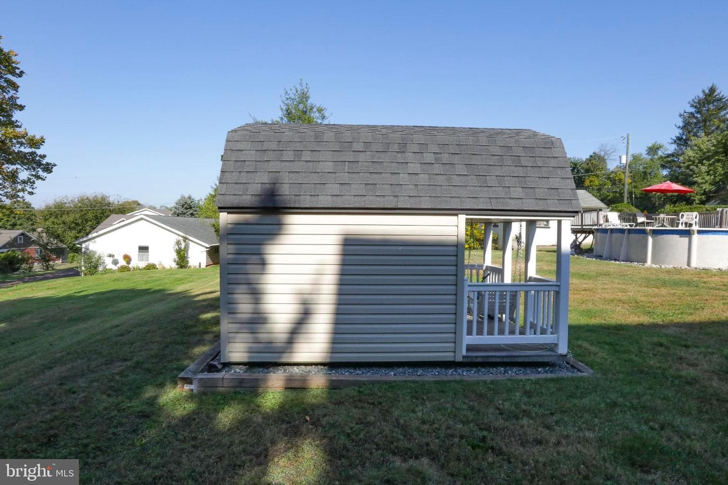 523 Bridge Street photo 35