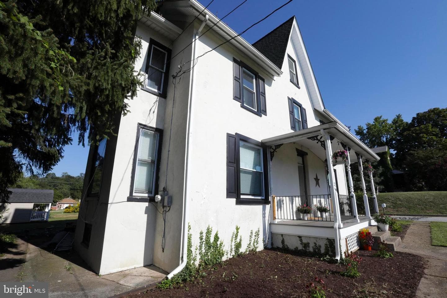 523 Bridge Street photo 6