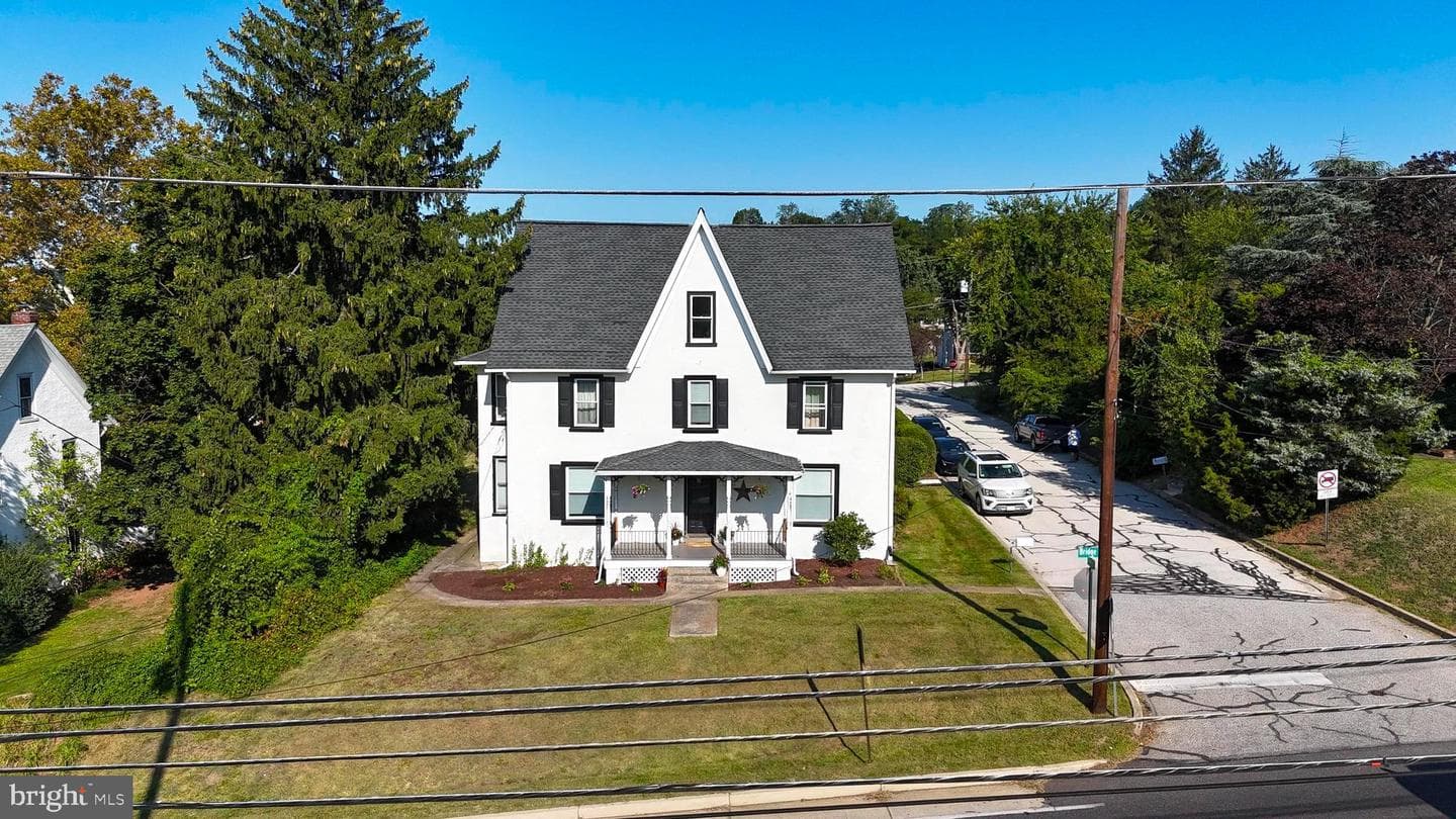 523 Bridge Street photo 8