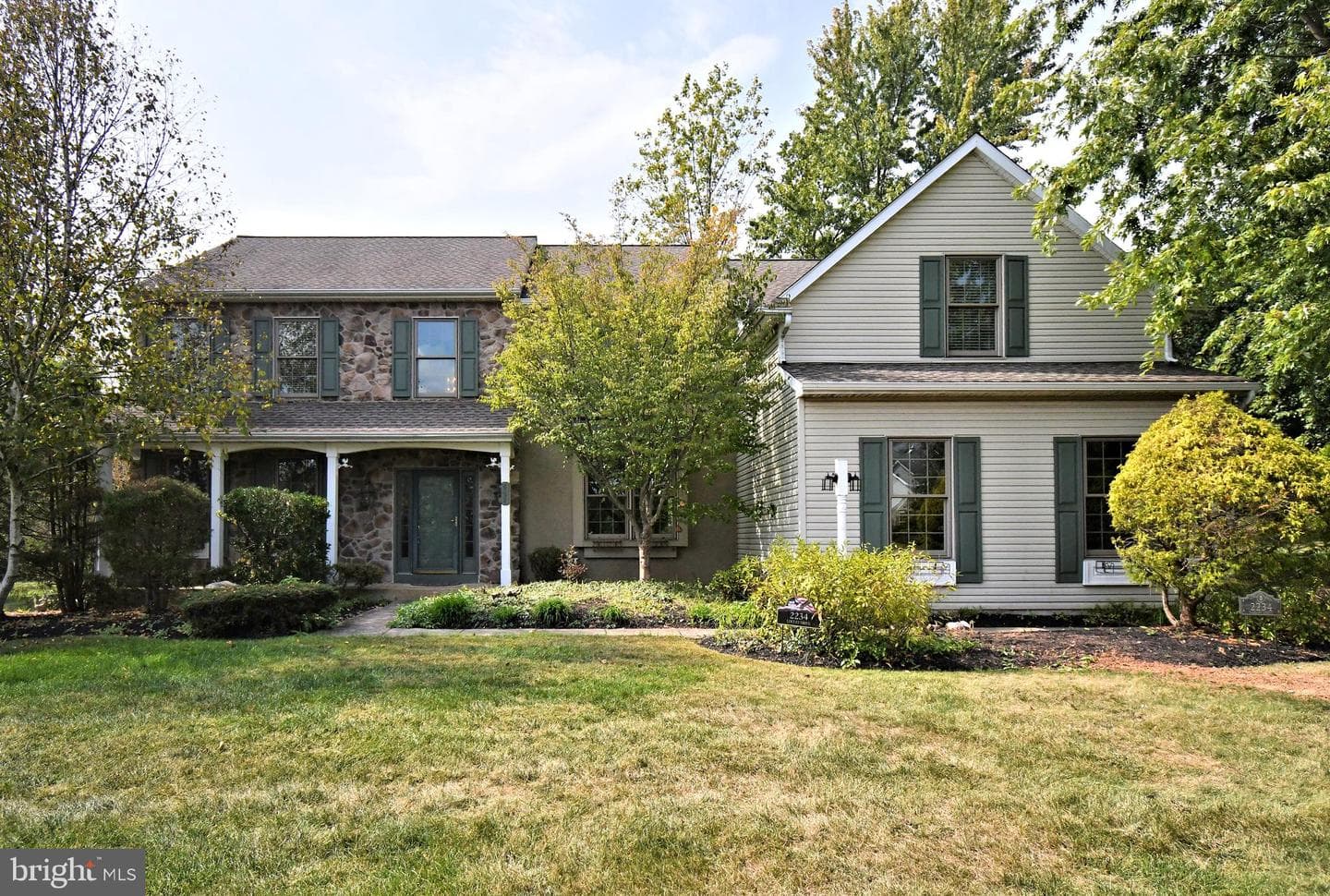 2234 Locust Drive photo 1
