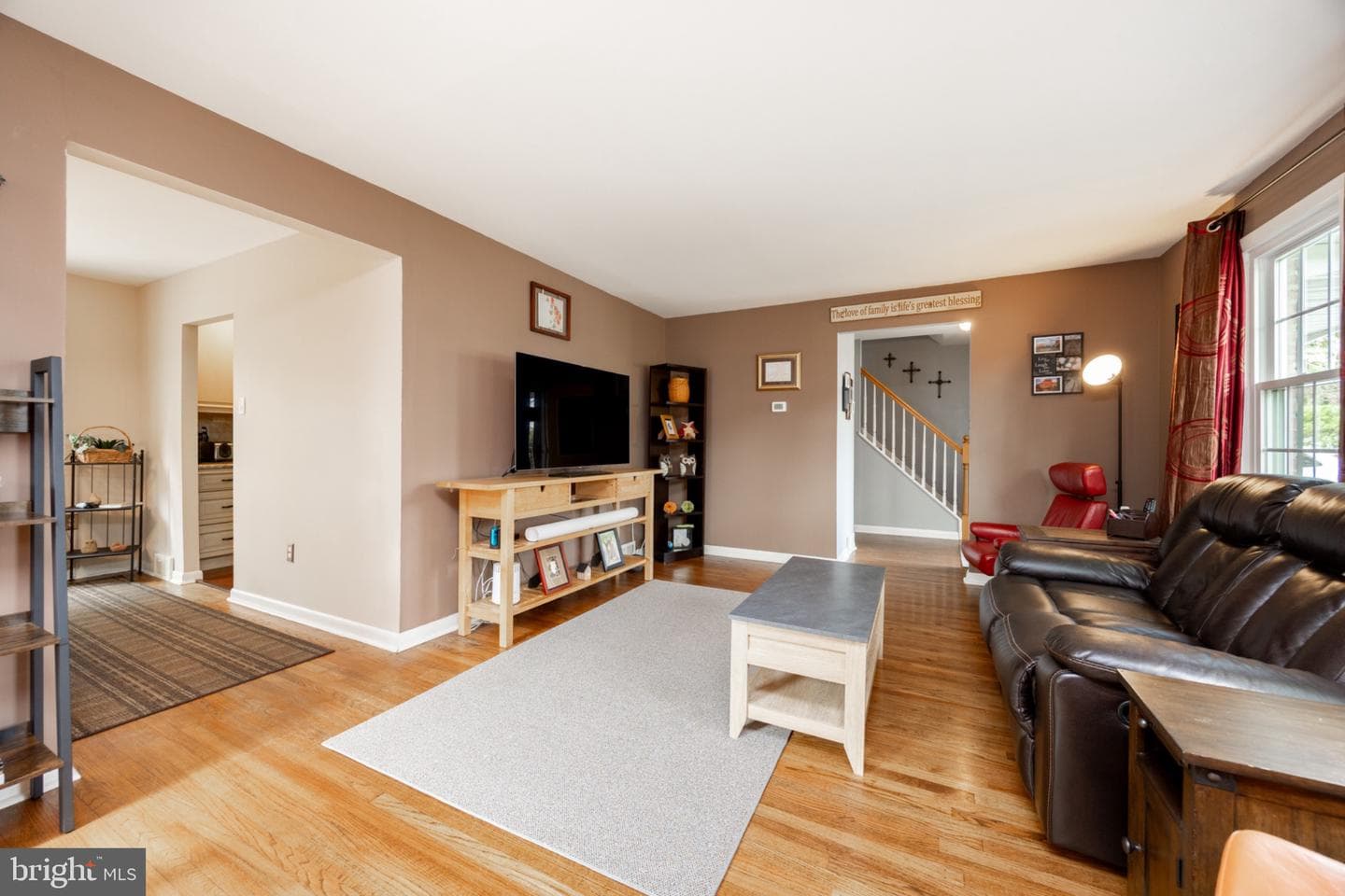 709 N Henderson Road photo 10