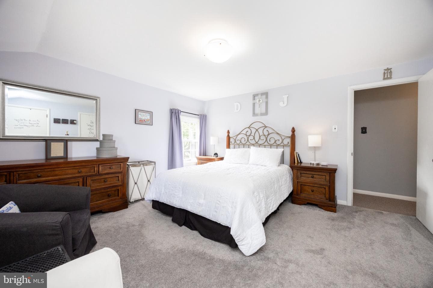 709 N Henderson Road photo 20