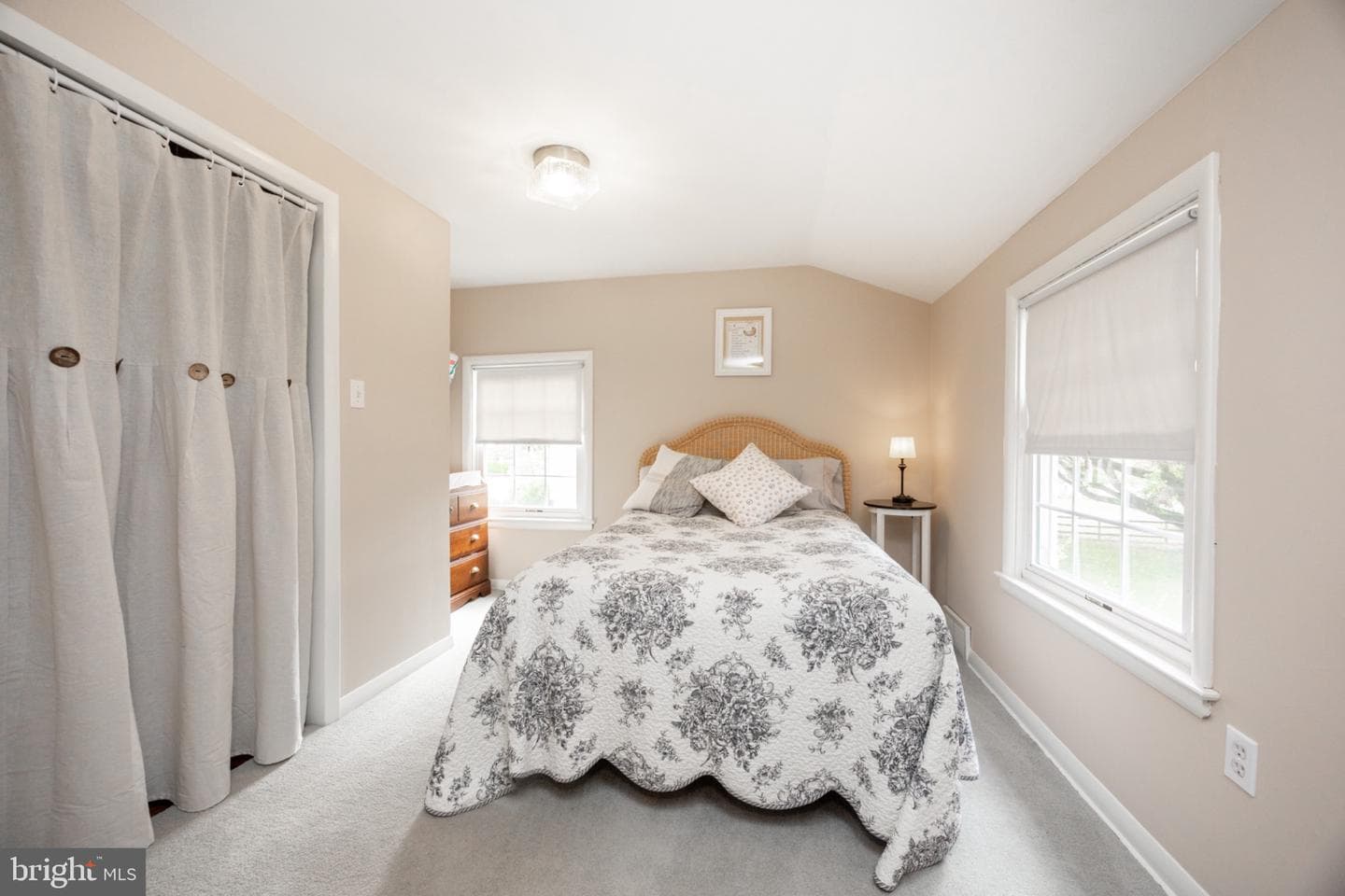 709 N Henderson Road photo 25