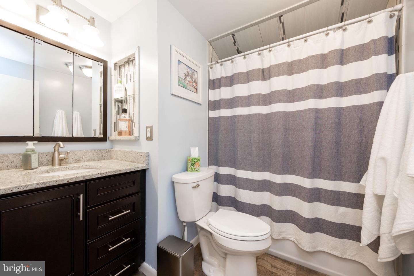 709 N Henderson Road photo 29