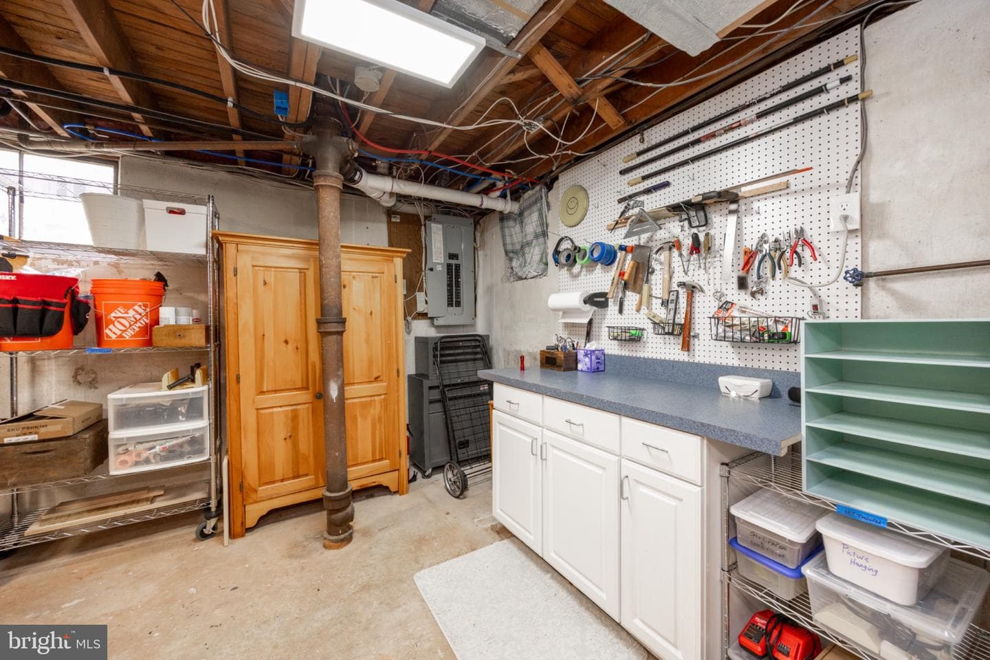 709 N Henderson Road photo 33