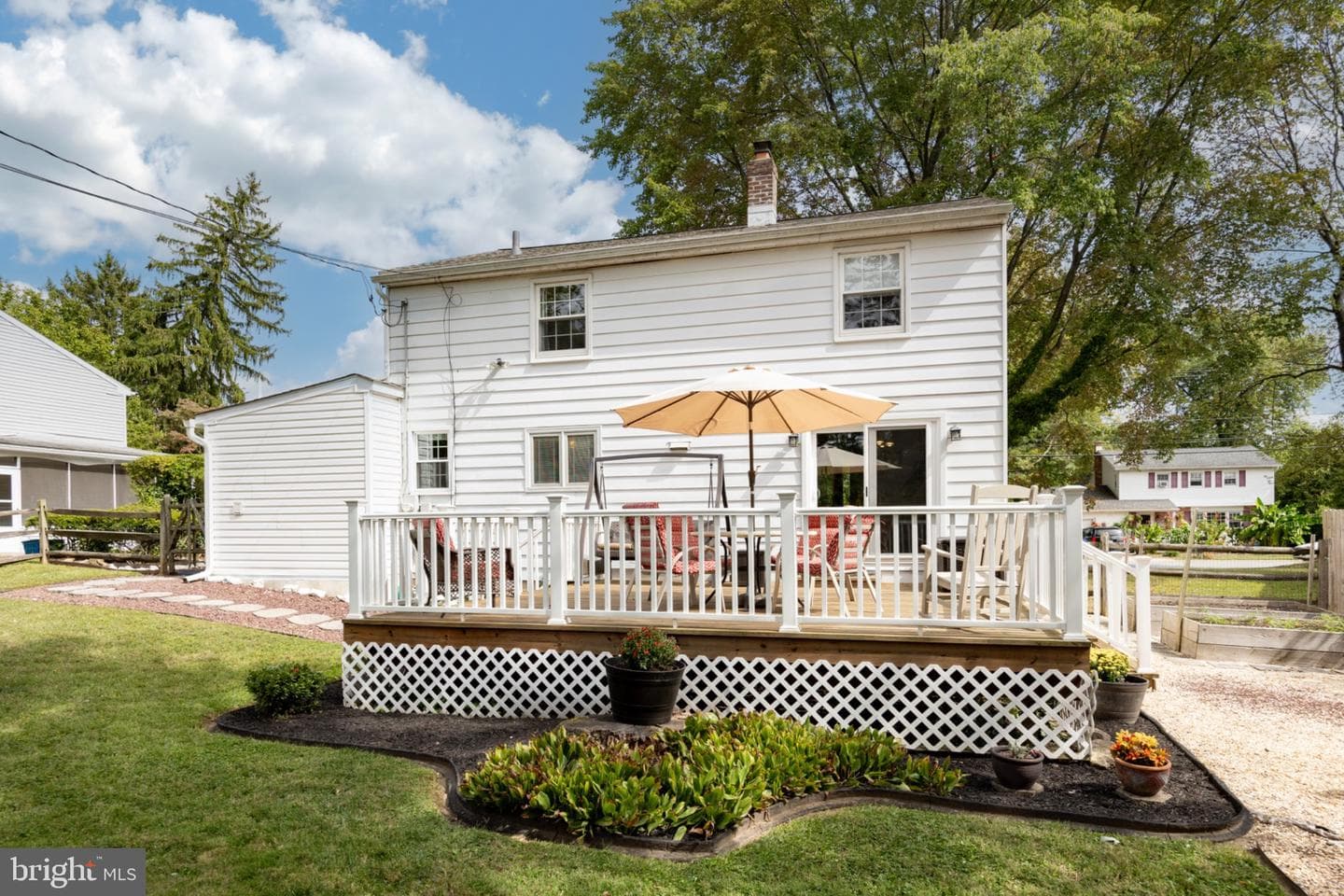 709 N Henderson Road photo 37