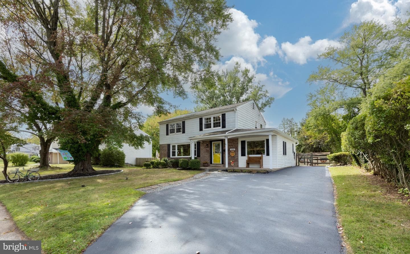 709 N Henderson Road photo 4
