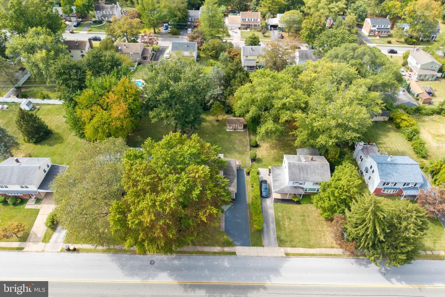 709 N Henderson Road photo 56