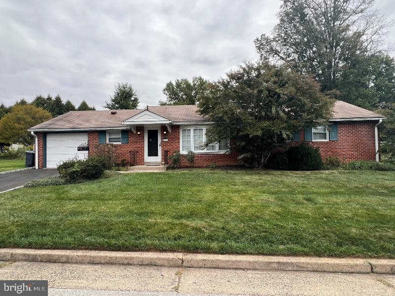 2205 Cross Road photo 1