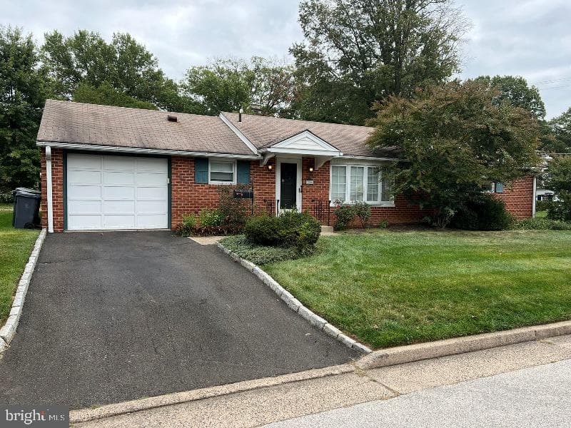 2205 Cross Road photo 2