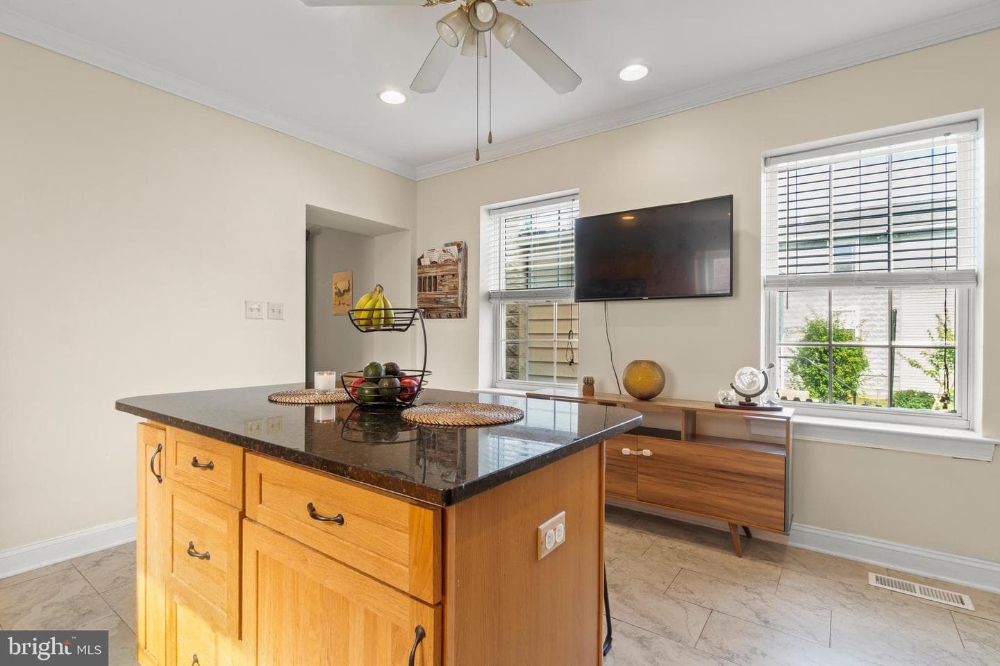 727 Tose Street photo 12