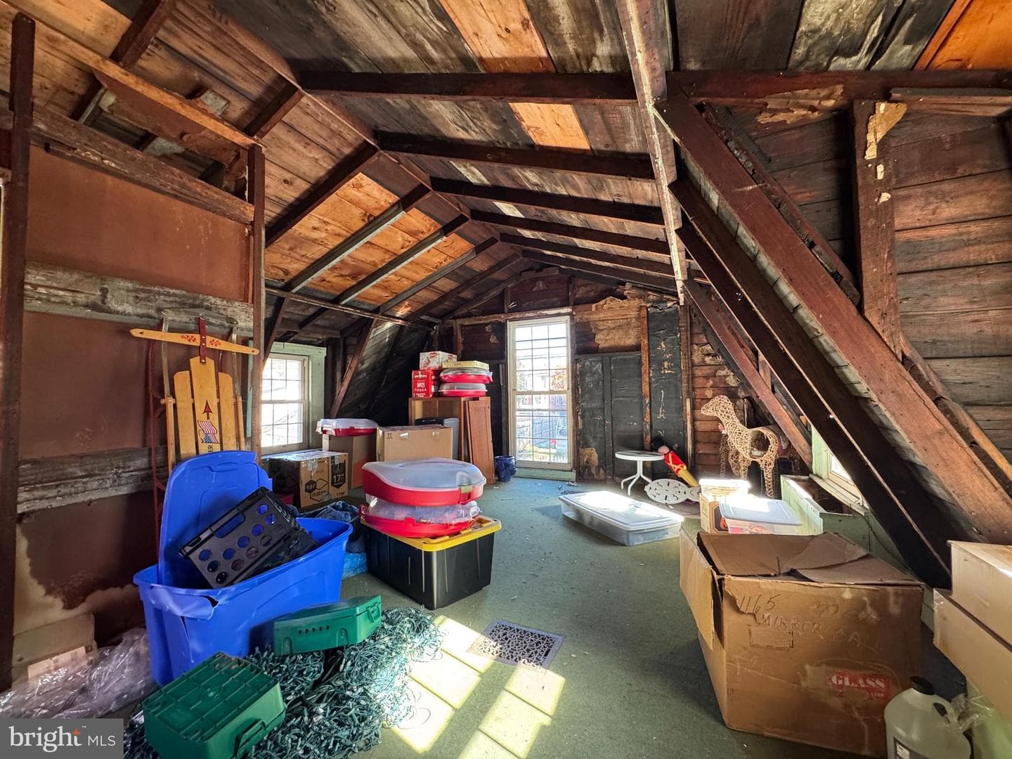211 E Freedley Street photo 29