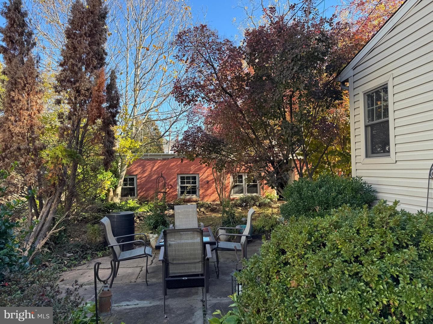 211 E Freedley Street photo 7