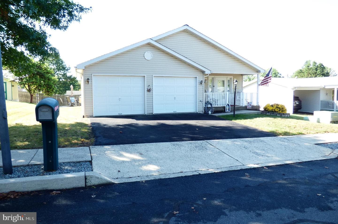 406 Mimosa Court photo 4
