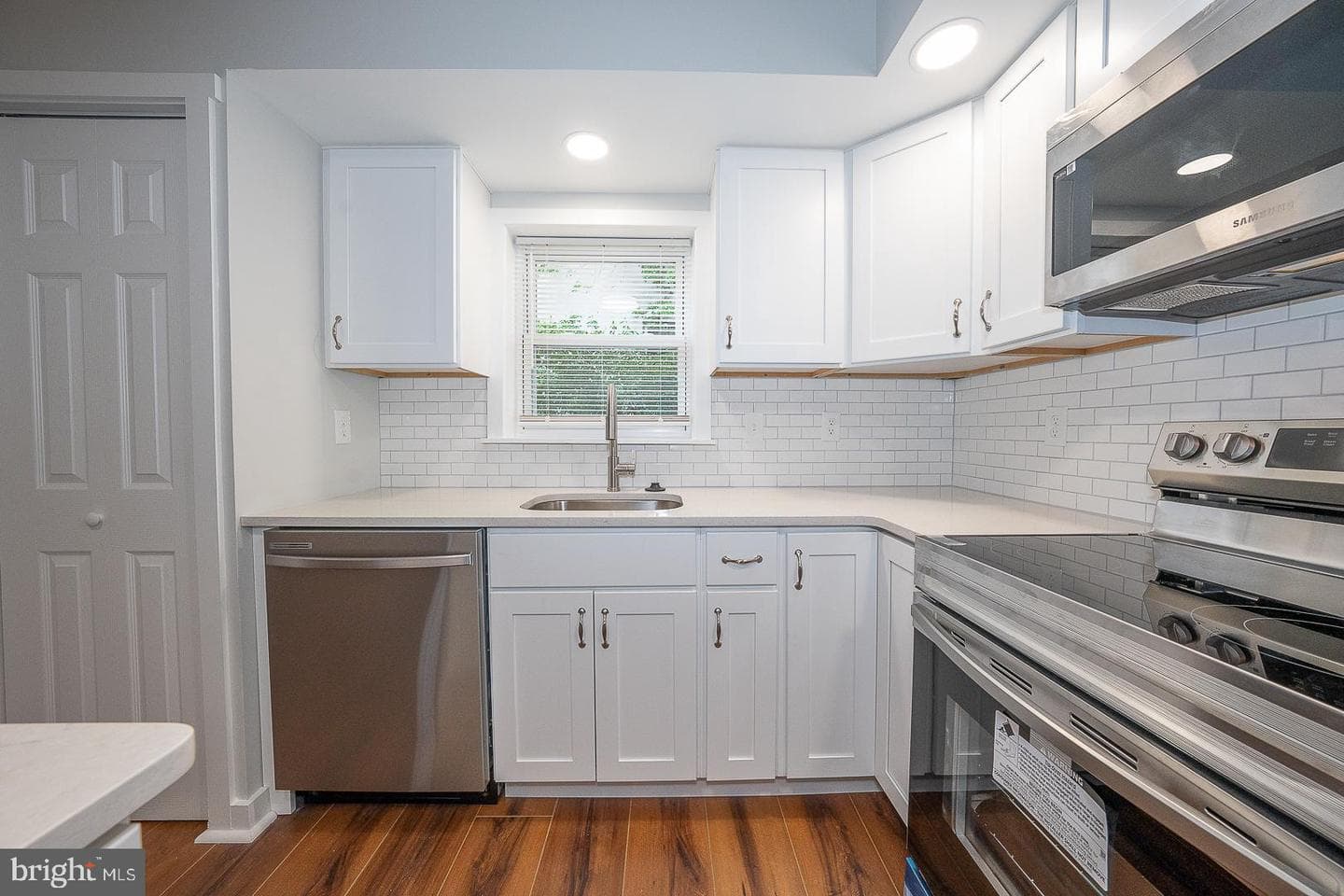 614 Caroline Drive photo 16