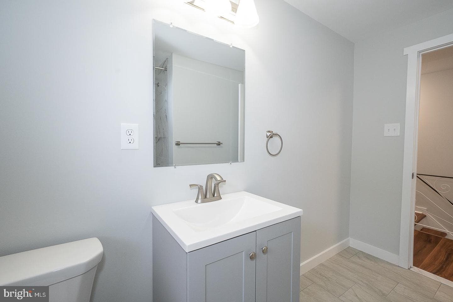 614 Caroline Drive photo 32