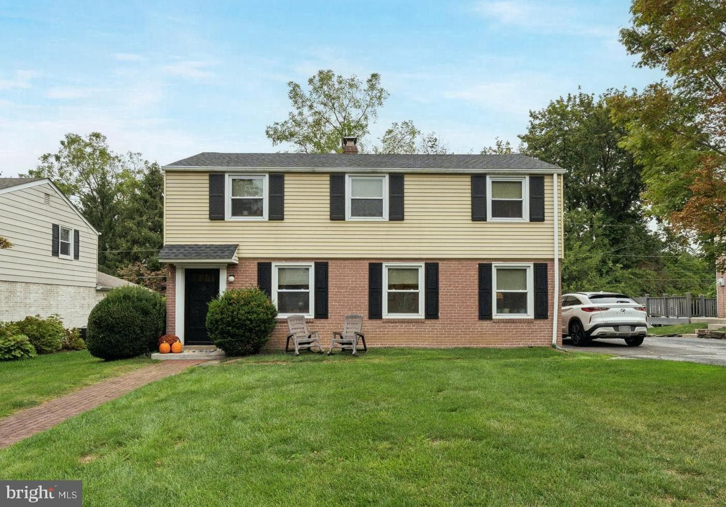 4040 N Warner Road photo 2
