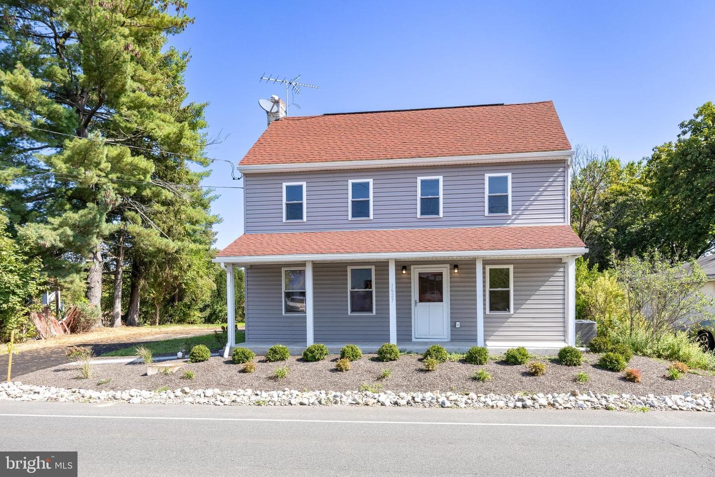 1627 Swamp Pike photo 2
