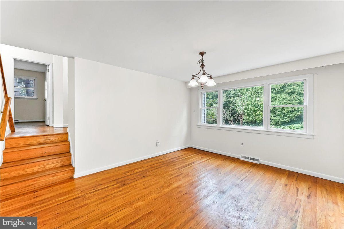 604 Pine Tree photo 10