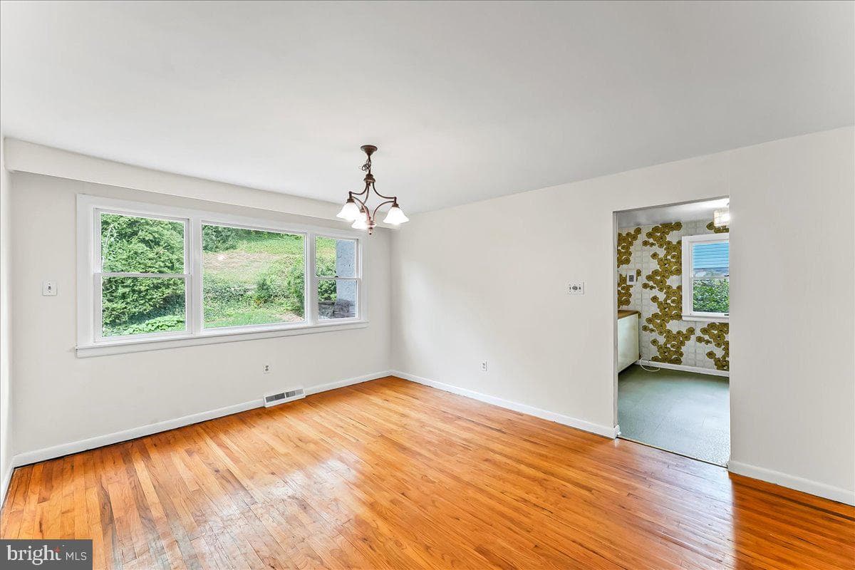 604 Pine Tree photo 11