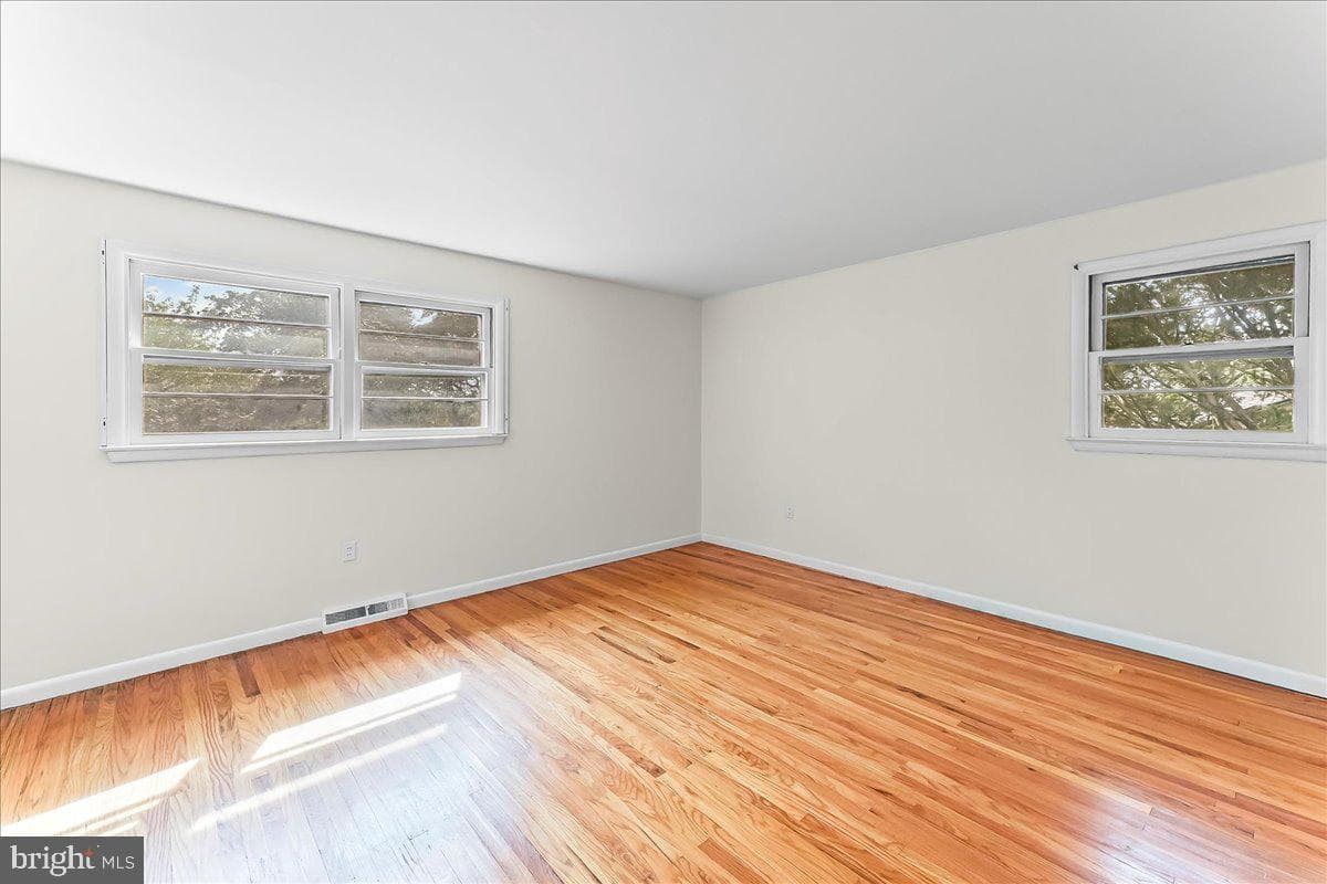 604 Pine Tree photo 18