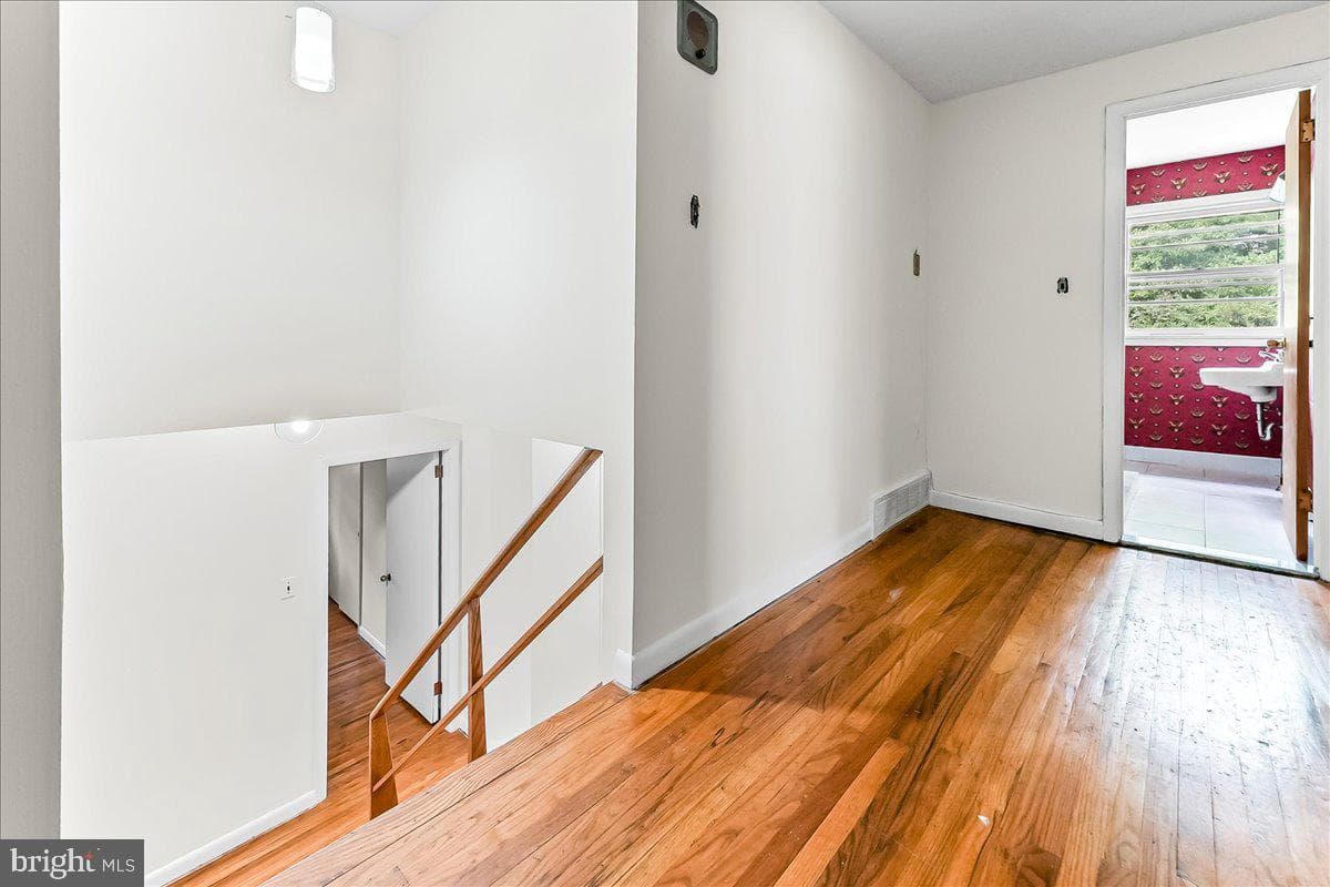 604 Pine Tree photo 26