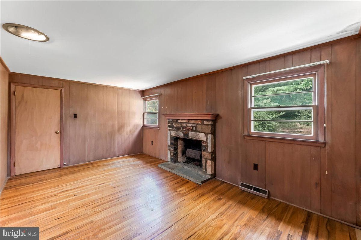 604 Pine Tree photo 30